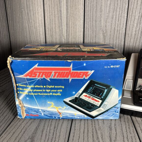 Tandy RADIO SHACK ASTRO THUNDER 80s VFD GAME BOXED BOX MANUAL 60-2197 - Japan - Picture 4 of 16